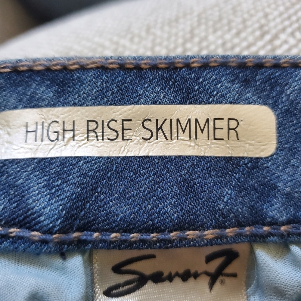 Seven Capri Denim Jeans. Size 8 - Picture 7 of 8